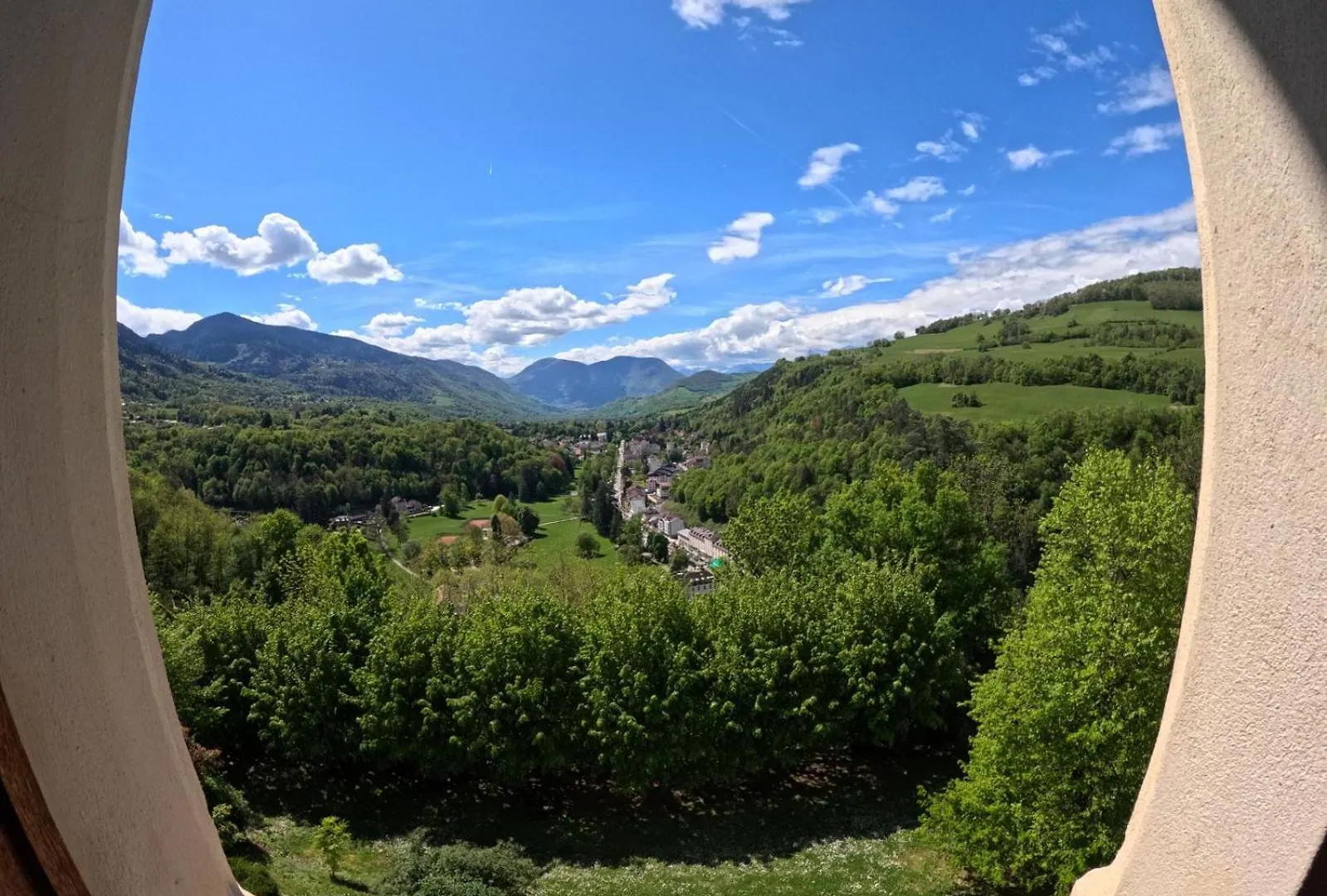 Le Belvedere De La Grand Croix Dans Le Chateau D'Uriage Saint-Martin-dʼUriage